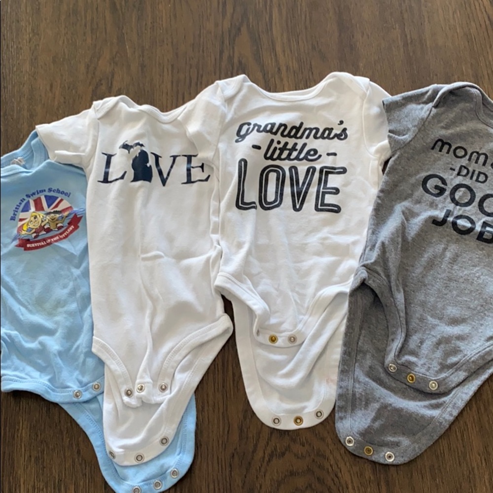 Lot of 4 onesies 12m